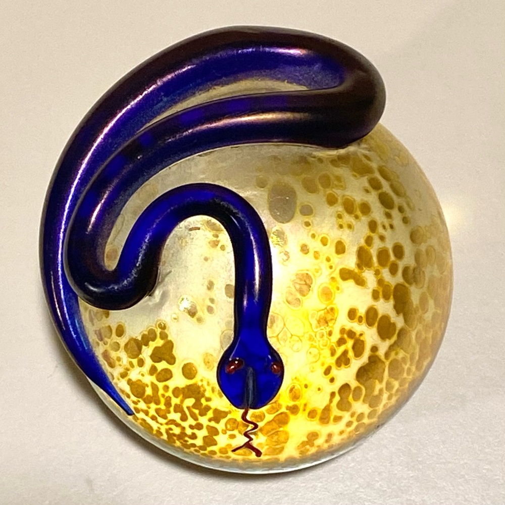 STEVEN CORREIA Iridescent Dark Blue/Purple Snake Draped Over Iridescent Gold Orb - Picture 6 of 9